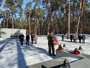 Міністр Польщі Томаш Семоняк віддав шану жертвам НКВС  у Биківні
