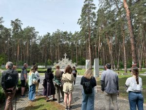 Екскурсія для ветеранів і громадських активістів у Биківні
